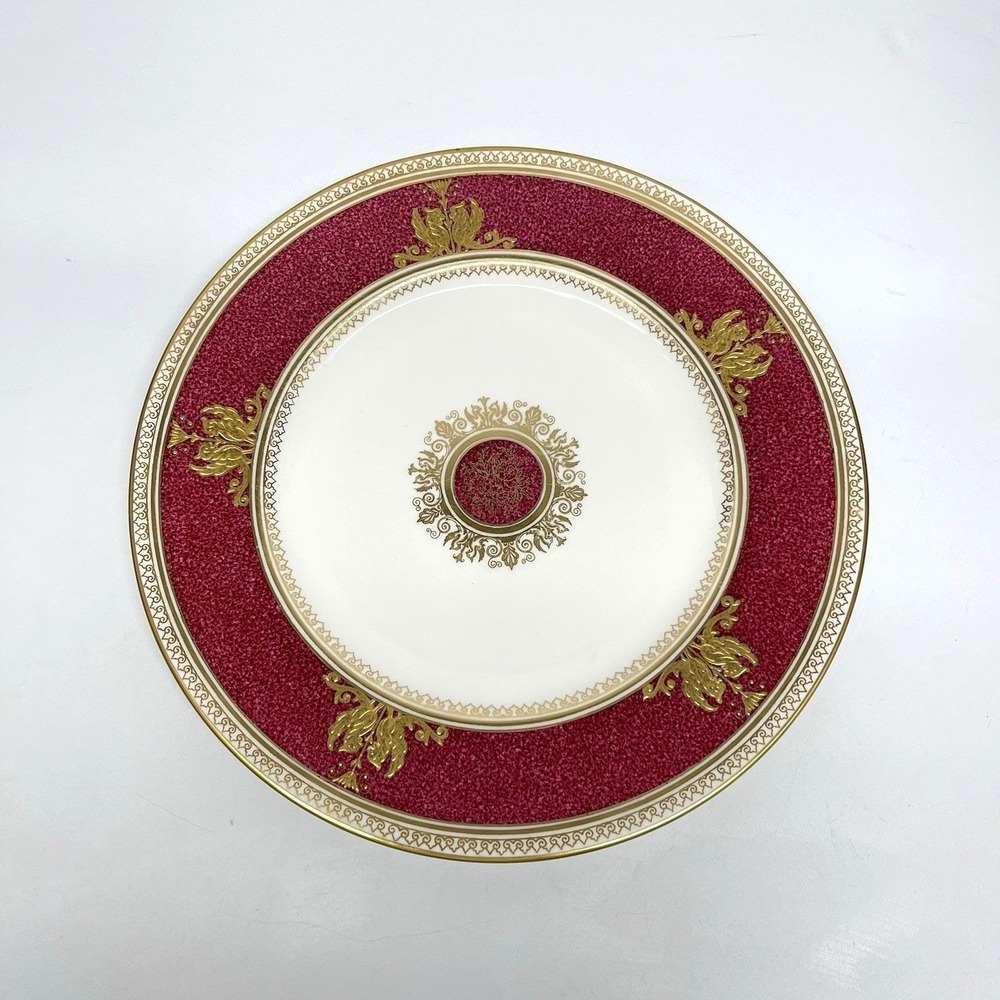 Wedgwood Columbia Powder Ruby Rim And Center Dinner Plate Floral Griffin Motifs